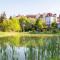 ALURE RESIDENCES 3 & 24h self check-in, parking in the garage in the apartment building included, new building, terrace, green location with a forest park with a lake, children's playground - 班斯卡-比斯特里察