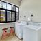 Bright natural light, secure, wifi,6th Floor views - Kapsztad