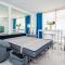 Colourful Bright Centred Aparment with Ocean View 911, Ponderosa