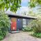 Cottage By Veddinge In Charming 70S Style - Fårevejle