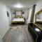 Modern London 2-Bed Flat Sleeps up to 5 - Лондон