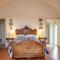 Bantham House, Bantham, South Devon - a few steps from golden sandy beaches