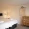 Bantham House, Bantham, South Devon - a few steps from golden sandy beaches - Bantham