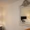 Bantham House, Bantham, South Devon - a few steps from golden sandy beaches - Bantham