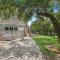 Cypress Cove Castle - Spring Branch