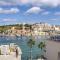 Seaview,beautiful 3br Apt 3