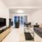 Beautiful Modern Central 2BR Apt