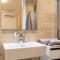 Beautiful Modern Central 2BR Apt
