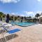 Pet Friendly Bouchelle Island Condo! Walk out sliders to the Pool - BO302 - 103 - نيو سميرنا بيتش