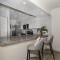 Pet Friendly Bouchelle Island Condo! Walk out sliders to the Pool - BO302 - 103 - نيو سميرنا بيتش