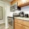 Live the Arlington Exp in a Comfy and Stylish Apt - Arlington