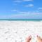 New! Remodeled, Pool-Side, 1-min to Beach Path! - 西耶斯塔岛