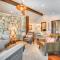 Upscale Earl Young Charlevoix Cottage with Deck! - Шарлевой