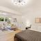 Spacious Modern Retreat w Game Room and Yard - لينوود