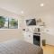 Spacious Modern Retreat w Game Room and Yard - لينوود