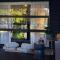 Bainbridge House-beautiful home in native bush