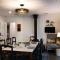Bainbridge House-beautiful home in native bush
