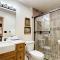 315 Woodbridge Condo