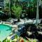 Serenity style and space in tropical surrounds
