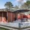 Family-Friendly Cottage Close To The Water