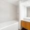 Muneera Island Oasis Stylish 2BR in Al Rahba - Yas Island
