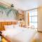 Dequan Luxury Hotel CBD BranchCoffee, fruits, snacks, a gym and a laundry room are provided for free in the lobby - Beijing