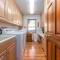 Spacious 3BR Retreat with Hot Tub & Mountain Views - Oakhurst