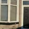 Sheffield - House - Sleeps 5 - Parking - Garden - Sheffield