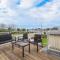Townhouse close to CBD with onsite parking and garaging - Christchurch