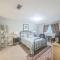 Spacious 6BR Getaway Near Houston's Best home - Хьюстон
