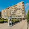 Distinct & Decent 2 BDR Apt Steps From Nightlife and Airport - Каїр