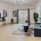 Distinct & Decent 2 BDR Apt Steps From Nightlife and Airport - Каїр