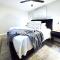Modern Boho Retreat - كورفاليس