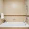 Elegant 1BR with Stunning Views at 29 Boulevard - 迪拜