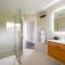Mountain Majesty on Orchard-Wanaka Holiday Home