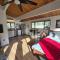 A Restful Studio Near a Creek and Forest - Pet Friendly - Роузберг