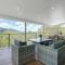Luxurious 4-BR Hinterland Retreat - Scenic Views