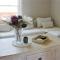 Luxe Newly Renovated 2 Bed Unit - WALK TO BEACH