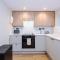 Foden's House by YourStays - 2 Bedroom Cottage in Sandbach with gorgeous dining room extension, High end finish - Sandbach