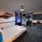 Boathouse Hotel