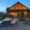 Aspen Lodge, Amazing New Log Cabin with Hot Tub - Sleeps 6 - Felmoor Park