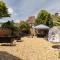 Open Mind Property - HotTub, 8 Beds & 2 Car Spaces