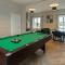Luxury 4 Bed Home with Pool Table - Stoke-on-Trent