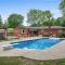 Just like home w Pool & Pool table - Milford