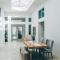 Spacious with plenty of shared space for groups - Camaceyes