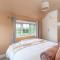Central Malham, Sleeps 10, 2 Hot Tubs, Yoga Studio