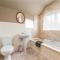 Central Malham Wellbeing Escape, 5-bed house with yoga studio