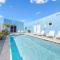 Amazing 2BR SuitePoolPatioBBQ5 min-Palm Beach