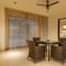 Royal County Villa by StayJadeJacuzziGarden