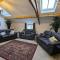 Sleeps 12, Stunning Dog Friendly Lodge, Rural Village
